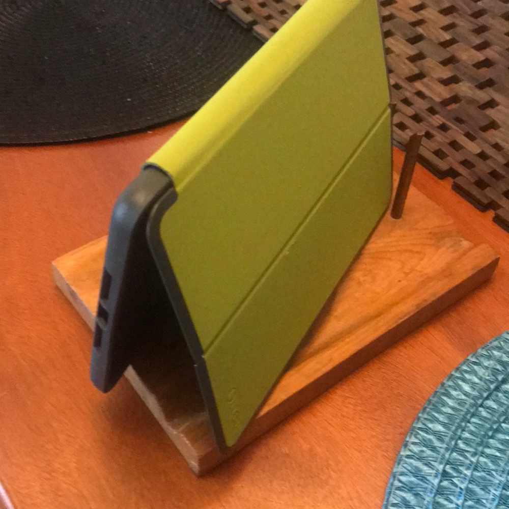 Otterbox/ iPad mini/ case/ with adj stand/ euc🎬